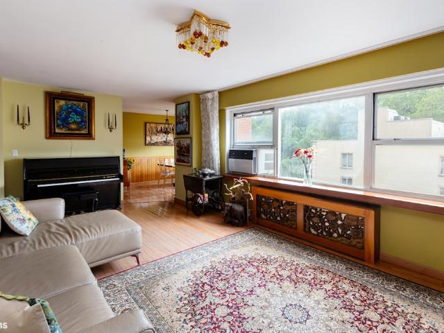 Property for sale in The Bronx, Arverne