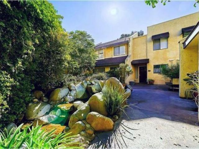 Condo for sale in Glendale, California