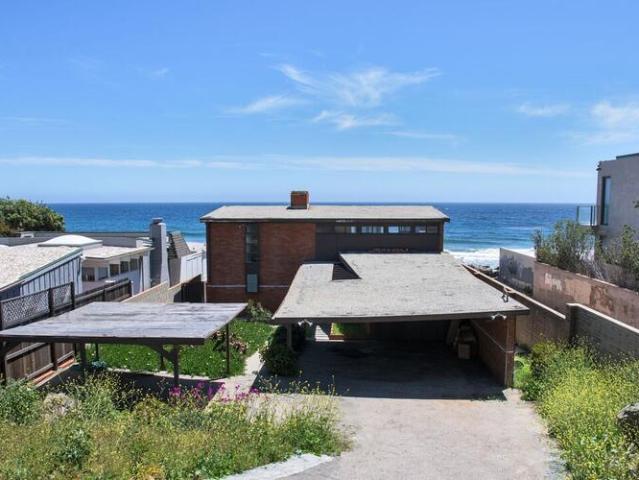 House for sale in Malibu