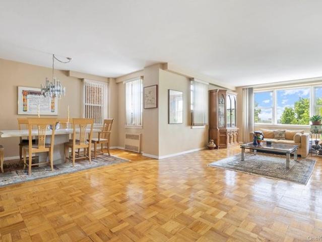 House for rent in The Bronx, Arverne