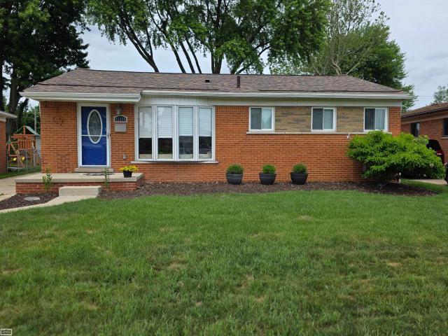 House for sale in Fraser, Michigan