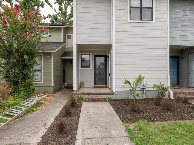 Townhouse for sale in Martinez