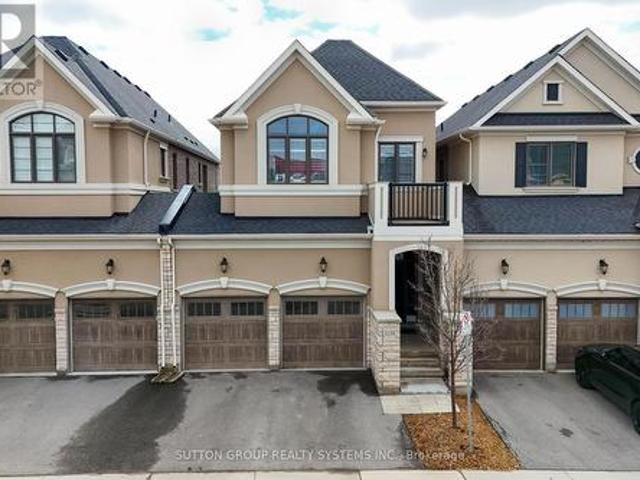 Townhouse for sale in Oakville, Ontario