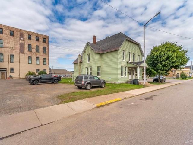 House for sale in Ishpeming, Marquette County
