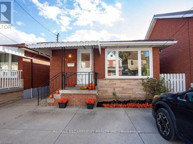 House for sale in Ancaster, Ontario