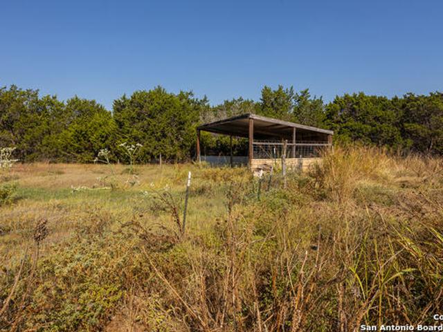 House for sale in Bandera