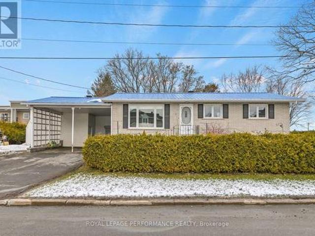 House for sale in Hawkesbury, Ontario