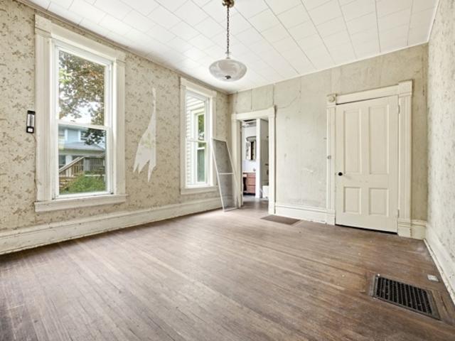 House for sale in Mchenry, Illinois