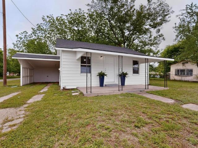 House for sale in Henderson, Texas