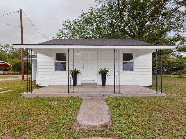House for sale in Henderson, Texas