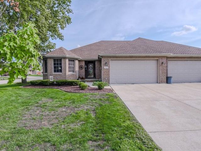 Townhouse for sale in Shorewood, Illinois