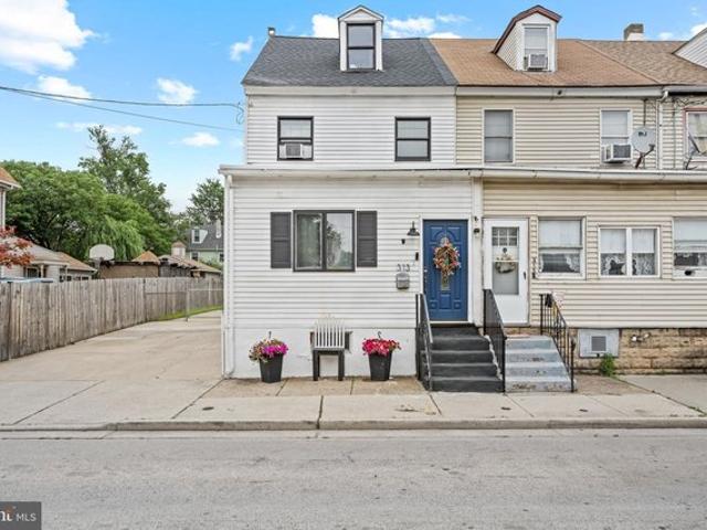 Townhouse for sale in Gloucester City, New Jersey