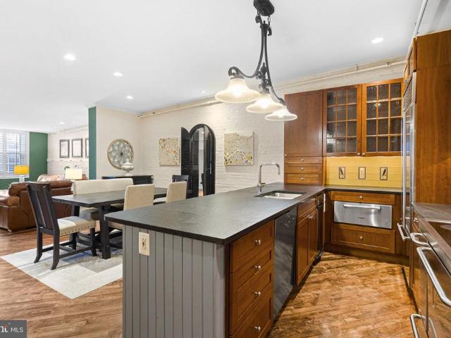 Condo for sale in Philadelphia, Pennsylvania