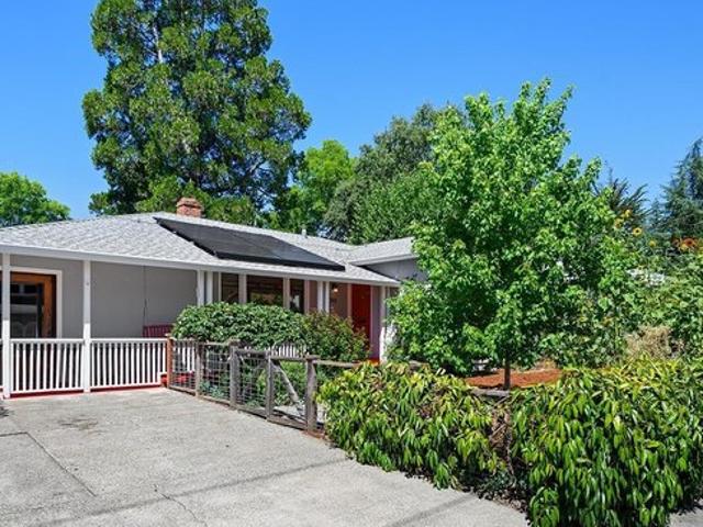 House for sale in Cloverdale, California