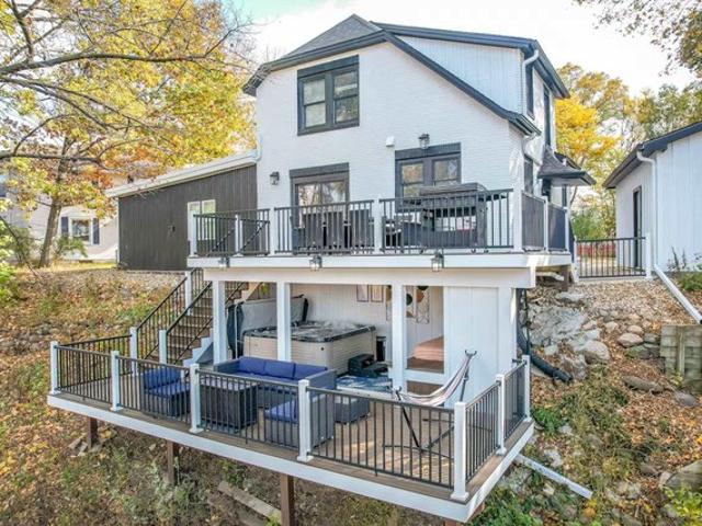 House for sale in Waverly, Iowa