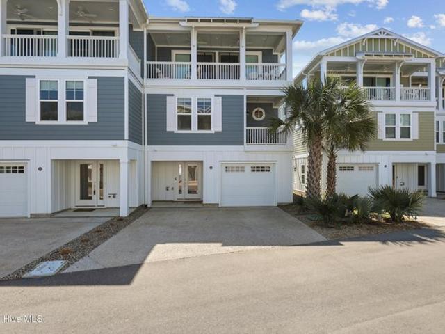 Townhouse for sale in Kure Beach, North Carolina