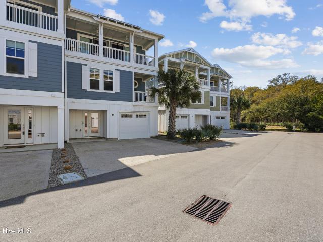 Townhouse for sale in Kure Beach, North Carolina