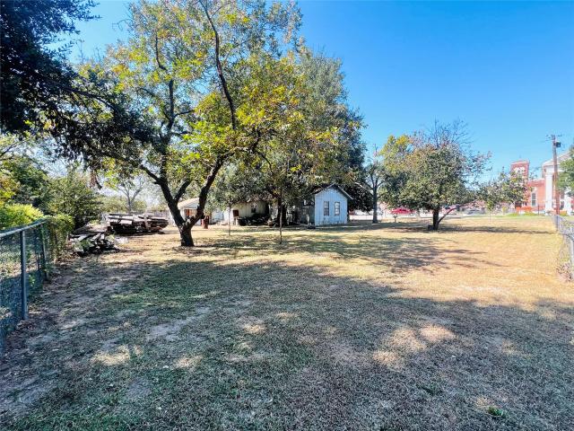 House for sale in Milam, Texas