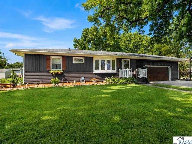 House for sale in Madelia, Minnesota