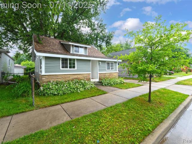 House for sale in Madison Heights