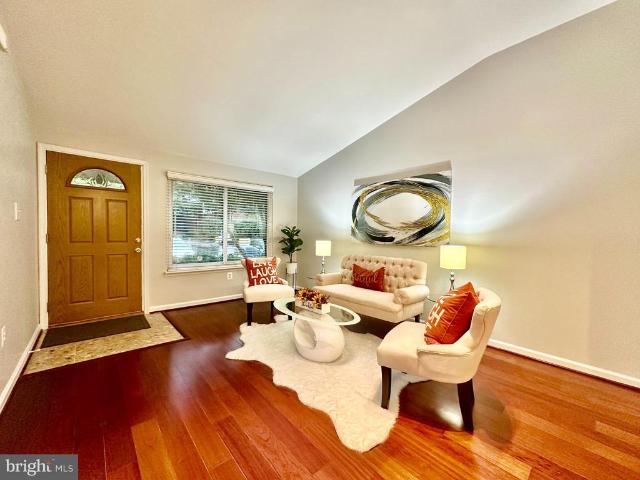 Townhouse for sale in Boulevard Estates, Mantua