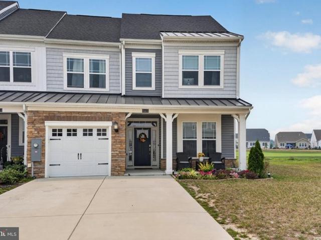 Townhouse for sale in Delaware