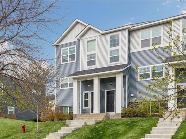 Townhouse for sale in Chaska, Minnesota