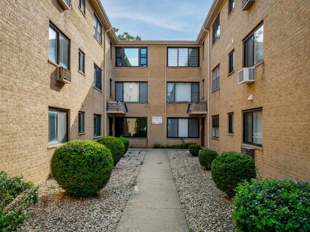 Condo for sale in River Grove, Illinois