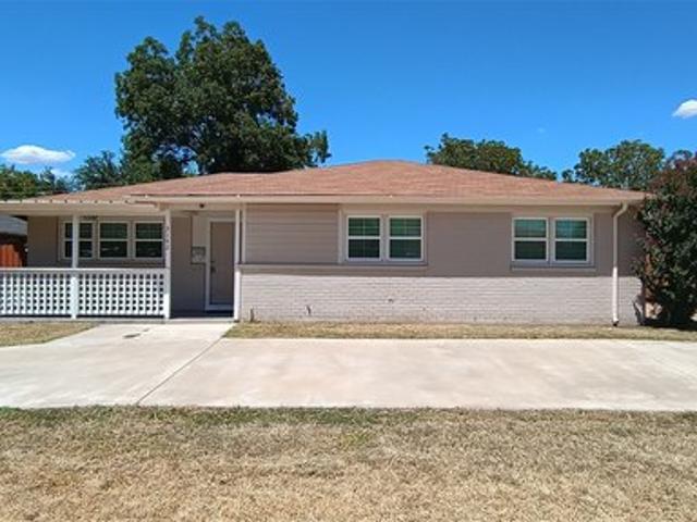 House for sale in Taylor, Texas