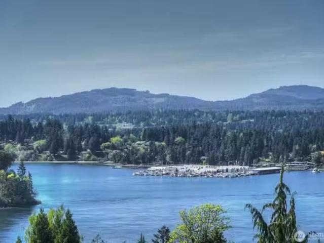 Condo for sale in Bremerton Condo for sale in Bremerton
