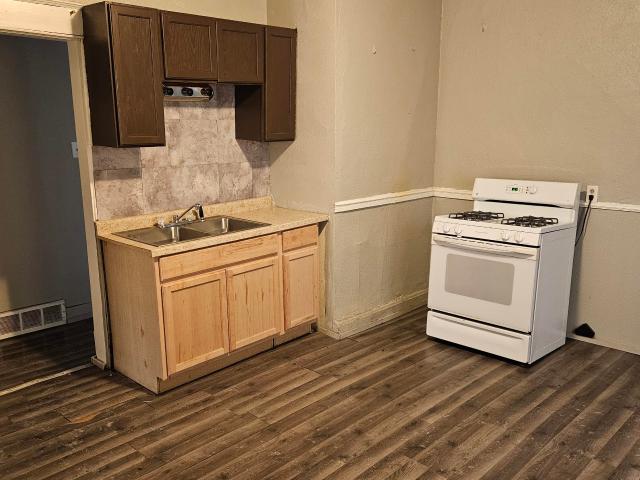 House for sale in Arlington Heights, Milwaukee