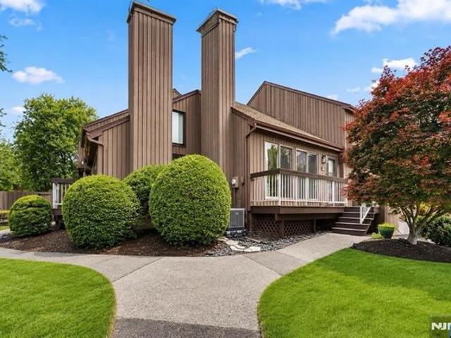 Townhouse for sale in Flagtown, New Jersey