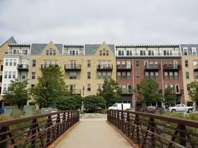Condo for rent in Downers Grove
