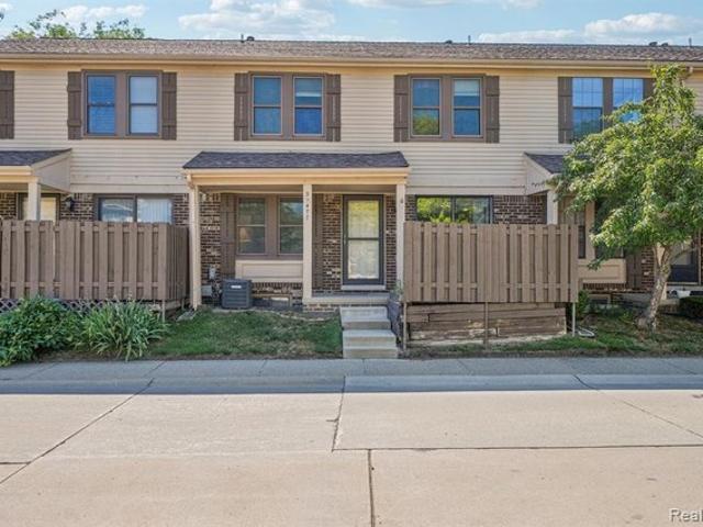Townhouse for sale in Warren, Michigan