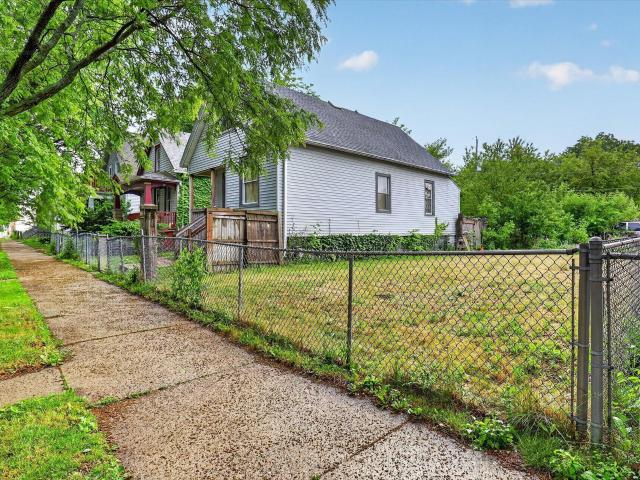 House for sale in Milwaukee, Wisconsin
