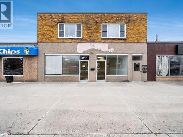 Commercial for sale in Fontainebleau, Windsor