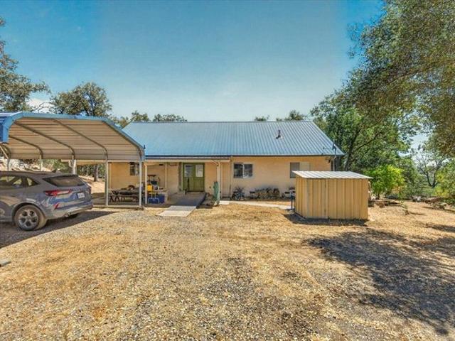 House for sale in Auberry, California