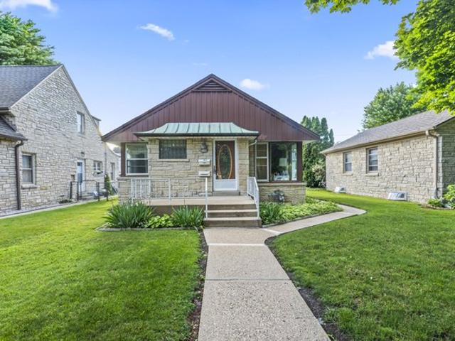 House for sale in Milwaukee, Wisconsin