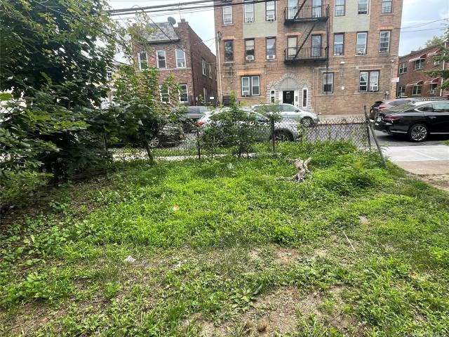 Land for sale in The Bronx, Arverne