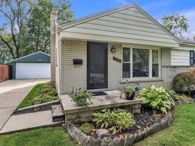 House for sale in Bel-Aire Hills, Farmington