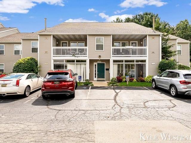 Condo for sale in Kentwood, Kent County