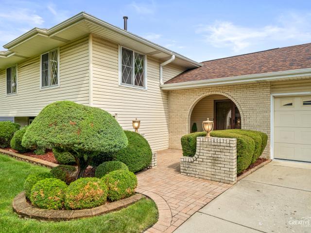 House for sale in Downers Grove, Illinois