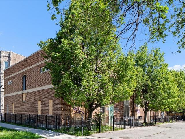 Townhouse for sale in Chicago Park, Illinois