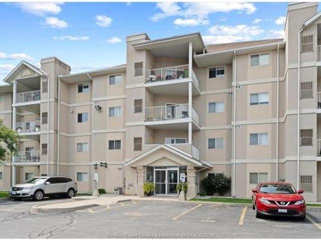 Condo for sale in South Windsor, Windsor
