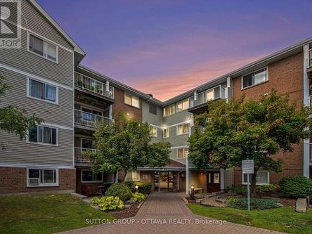 Condo for sale in Rideau-Rockcliffe, Ottawa