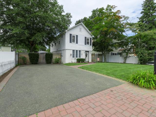 House for sale in Smithtown, New York
