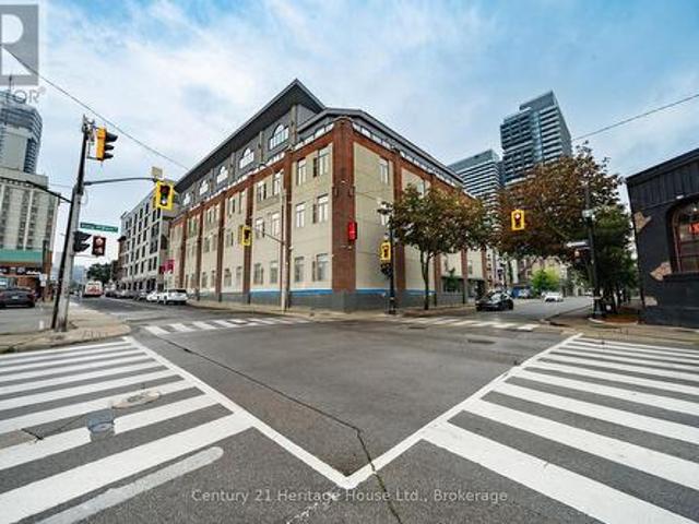 Condo for sale in Ancaster, Ontario