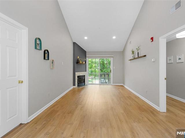 Townhouse for sale in Butler, New Jersey