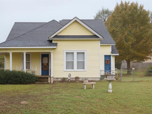 House for sale in Henderson, Texas
