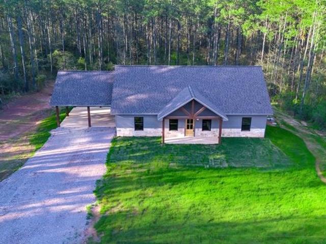 House for sale in Garrison, Texas